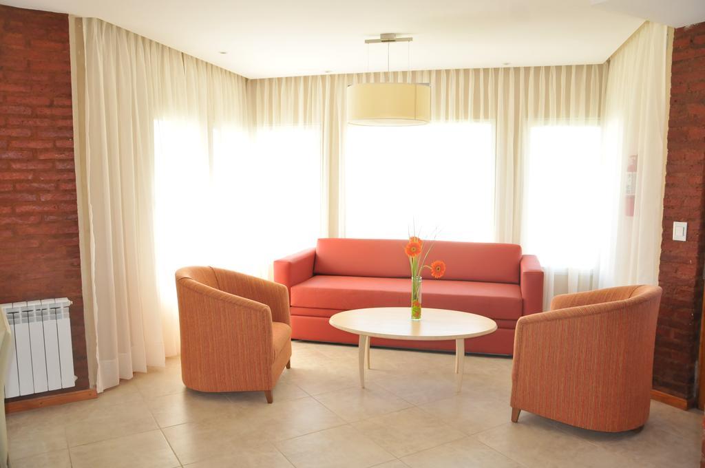 Antu Malal Hotel Plaza Huincul ภายนอก รูปภาพ