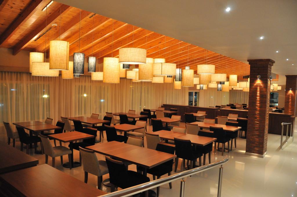 Antu Malal Hotel Plaza Huincul ภายนอก รูปภาพ