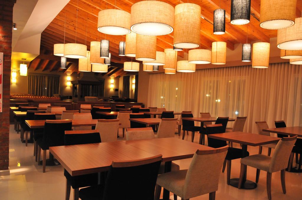 Antu Malal Hotel Plaza Huincul ภายนอก รูปภาพ