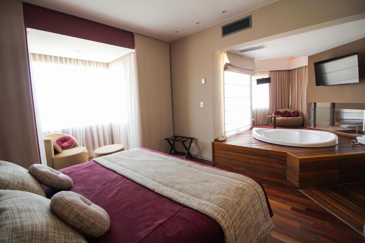 Antu Malal Hotel Plaza Huincul ภายนอก รูปภาพ
