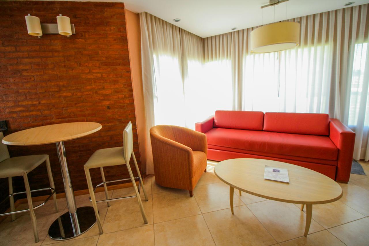 Antu Malal Hotel Plaza Huincul ภายนอก รูปภาพ